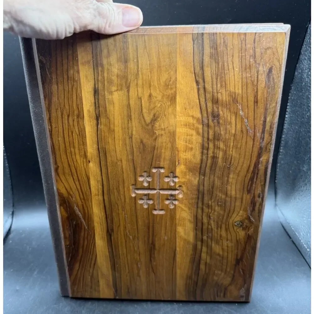Vintage Jerusalem Olive Wood New Testament KJV Illustrated Bible Holy Land 1968